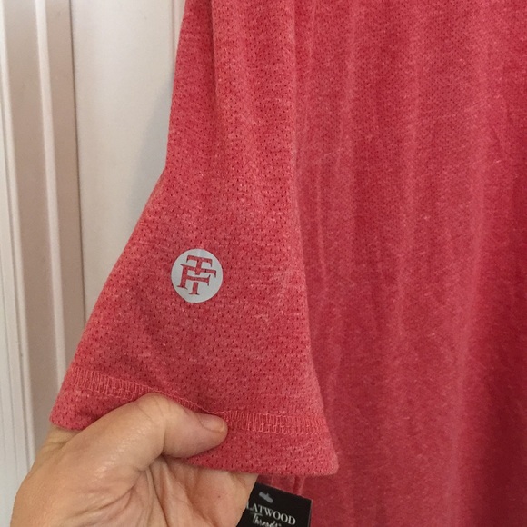 Red pullover tee - Picture 4 of 4